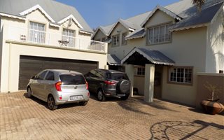 4 Bedroom House in Honeydew Manor