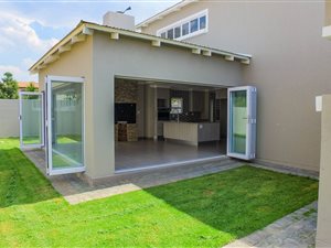 3 Bedroom House in Leeuwenhof Estate