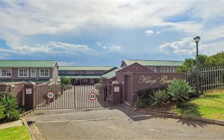 2 Bedroom Duplex in Kingswood