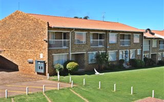 2 Bedroom Apartment in Krugersdorp North