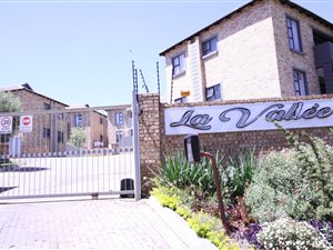2 Bed House in Helderkruin