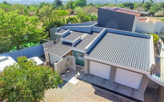 3 Bedroom Duplex in Constantia Park