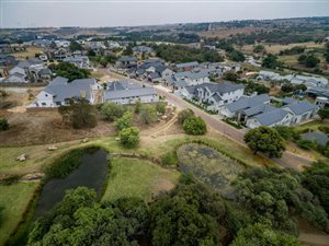 1269 m² Land available in Helderfontein Estate