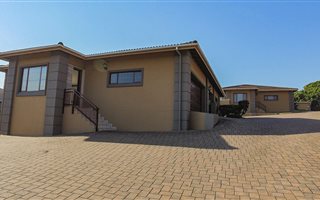 3 Bedroom Townhouse in Shelly Beach