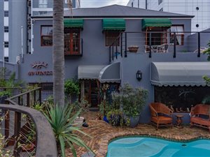 13 Bed House in Green Point