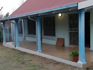 3 Bed House in Geelhoutpark