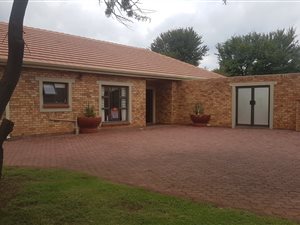 3 Bed House in Buffelspoort