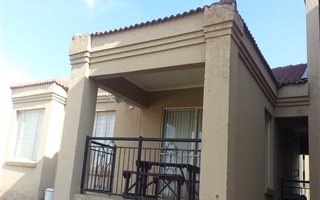 3 Bedroom Townhouse in Ruimsig
