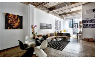 Bachelor apartment in Maboneng