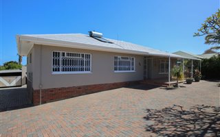 4 Bedroom House in Sunny Ridge