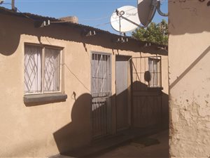2 Bed House in Tembisa