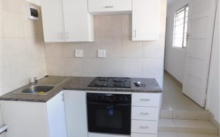 1 Bedroom Garden Cottage in Park Hill