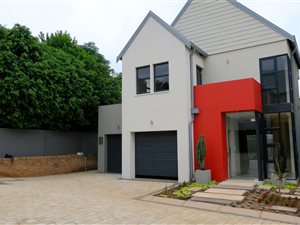 3 Bed Cluster in Menlo Park