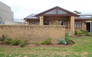 3 Bedroom House in Die Boord
