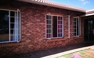 3 Bedroom Townhouse in Magalieskruin