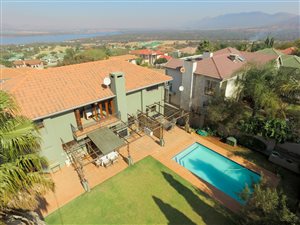 5 Bed House in Kosmos Ridge
