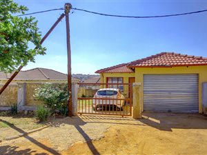 2 Bed House in Cosmo City