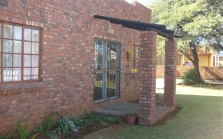 6 Bedroom Cluster in Kuruman