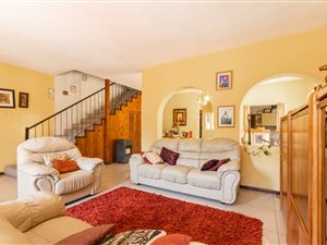 4 Bed Townhouse in Windsor West