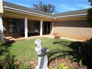 3 Bed Townhouse in Blue Bend