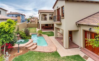 4 Bedroom Cluster in Bartlett