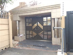 5 Bed House in Corlett Gardens