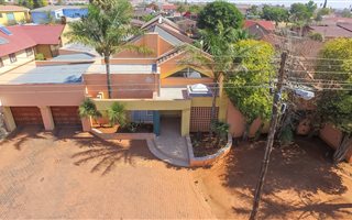 4 Bedroom House in Lenasia