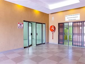 141 m² Commercial space in Van Riebeeck Park