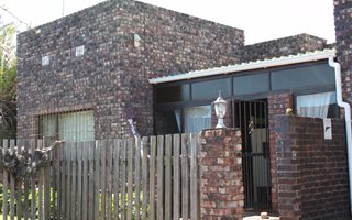 3 Bedroom House in Paradise Beach