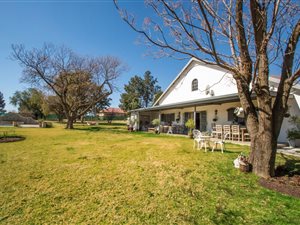 6 Bed House in Bloubosrand