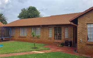 4 Bedroom House in Wierda Park