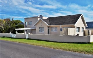 3 Bedroom House in Onrus