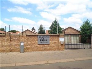 3 Bed House in Rietvalleirand