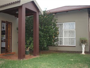 4 Bed House in Malvern East