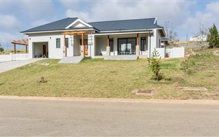 3 Bedroom House in Kraaibosch