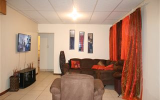 3 Bedroom House in Roodepan