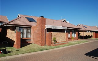 3 Bedroom Simplex in Eldoraigne