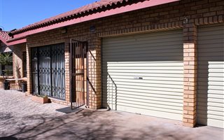 3 Bedroom House in Rhodesdene