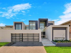 5 Bed House in Steyn City