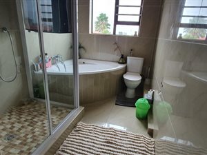 7 Bed House in Amandelsig