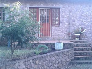 2 Bed House in Hillcrest Central