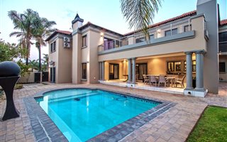 5 Bedroom House in Silver Lakes Golf Estate