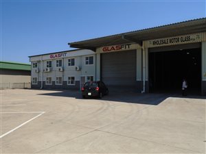 1333 m² Commercial space in Briardene