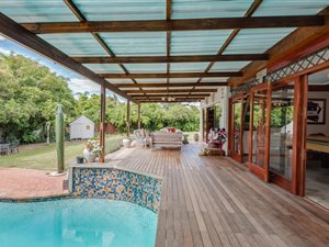 4 Bed House in Weybridge Park
