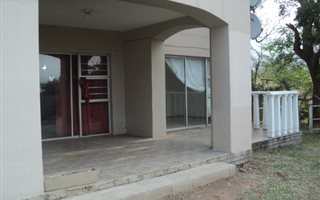2 Bedroom Simplex in Illovo Beach