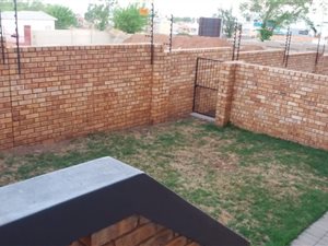2 Bed Duplex in Alberton