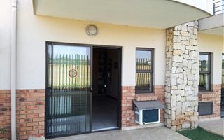1 Bedroom Apartment in Hazeldean (Silverlakes Surroundings)