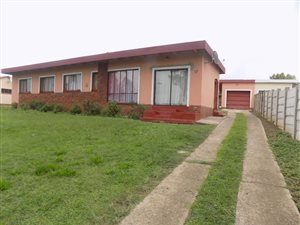 4 Bed House in Ncandu Park