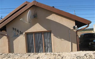 3 Bedroom House in Tembisa