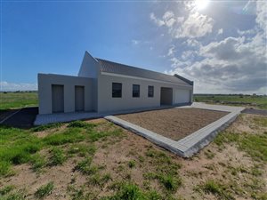 3 Bed House in Long Acres